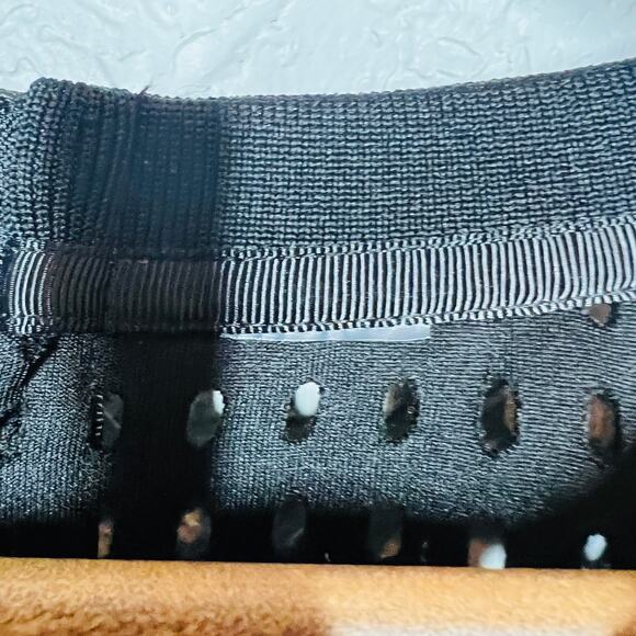 Perforated Back Zip Sweatshirt Black Long Sleeve - XL - Picture 4 of 5